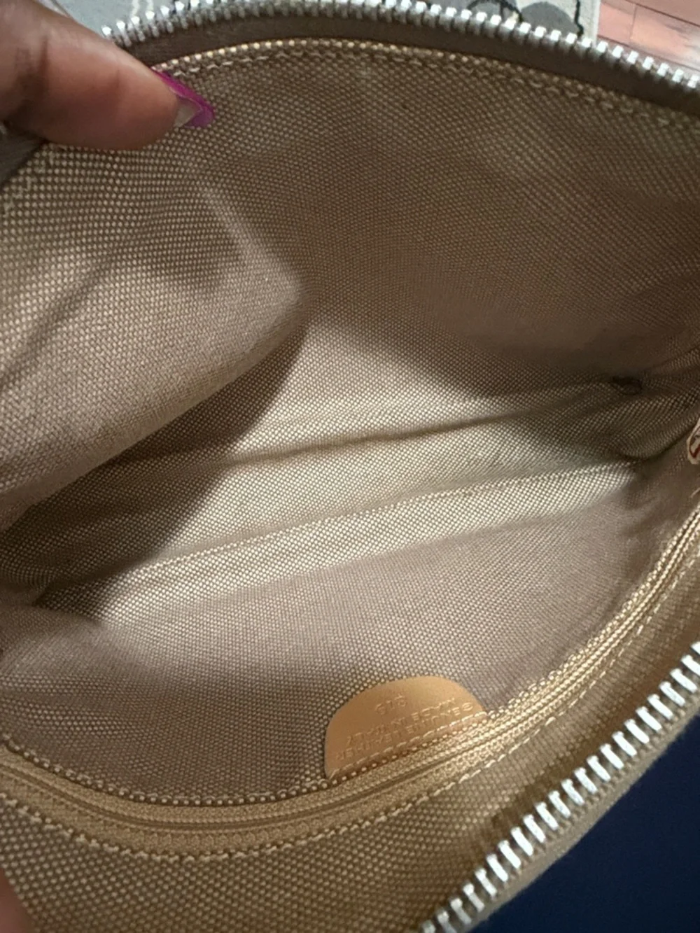 Vintage Made in ITALY Dooney & Bourke Beige Monogram Shoulder Bag - Picture 5 of 11